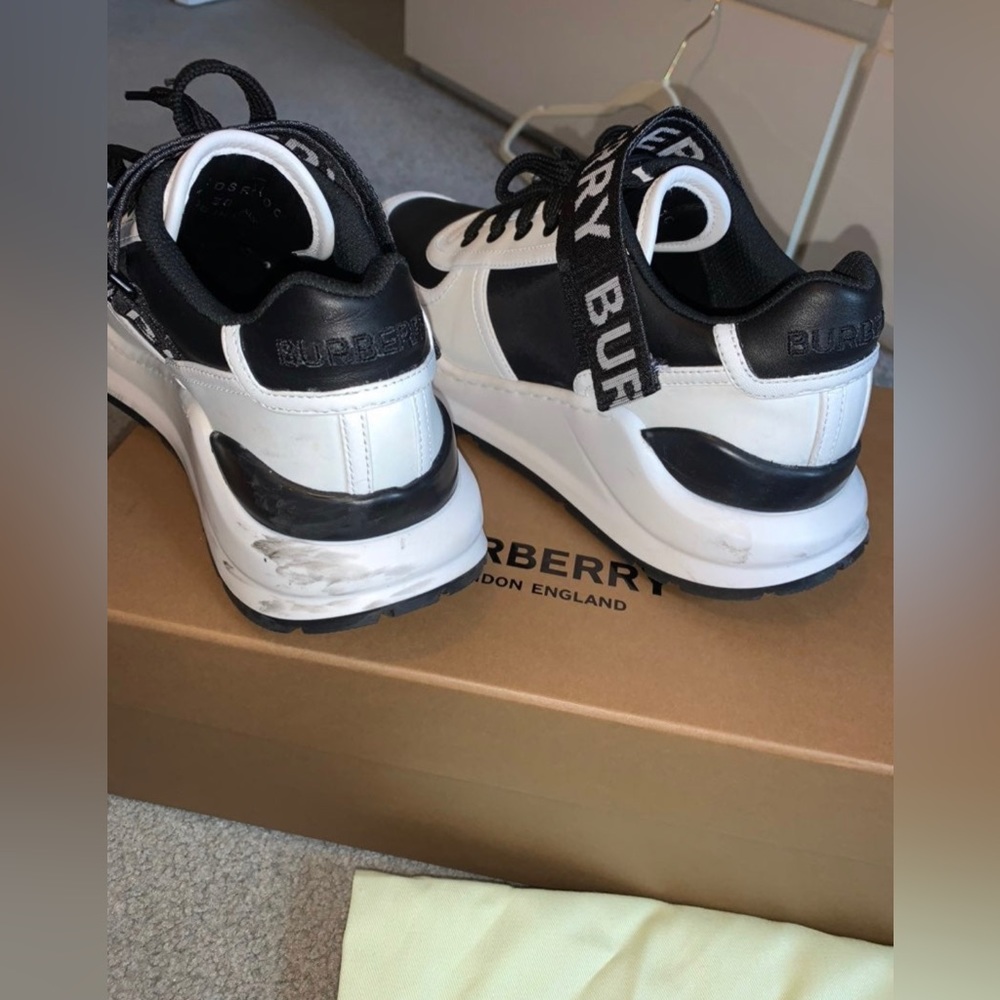 Burberry Sneakers Women - Picture 2 of 9